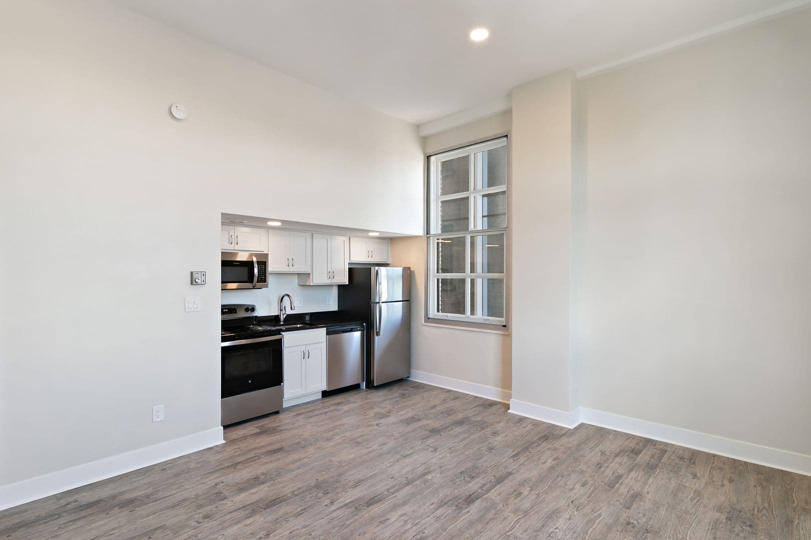 Detroit Apartment: 10 West Adams Avenue