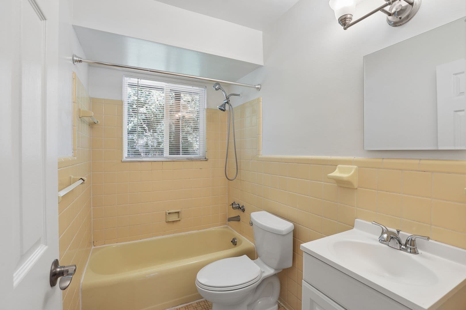 Clawson Apartment: 403-427 South Crooks Road