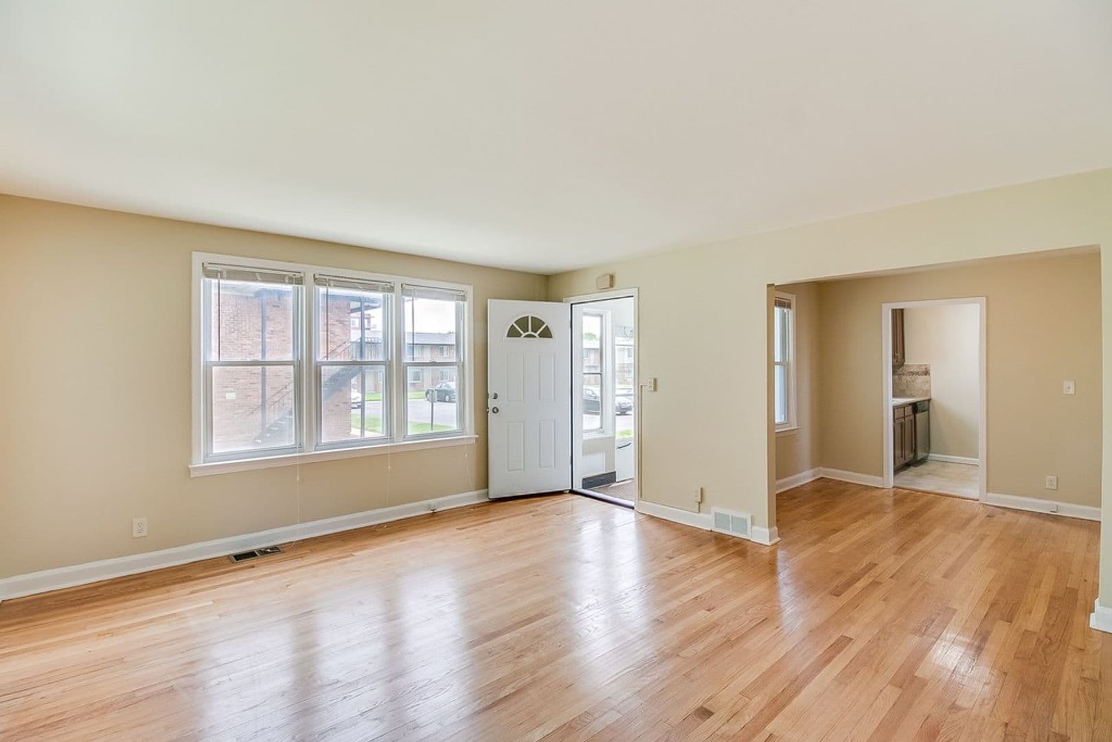 Royal Oak Apartment: 315-333 East Eleven Mile Road
