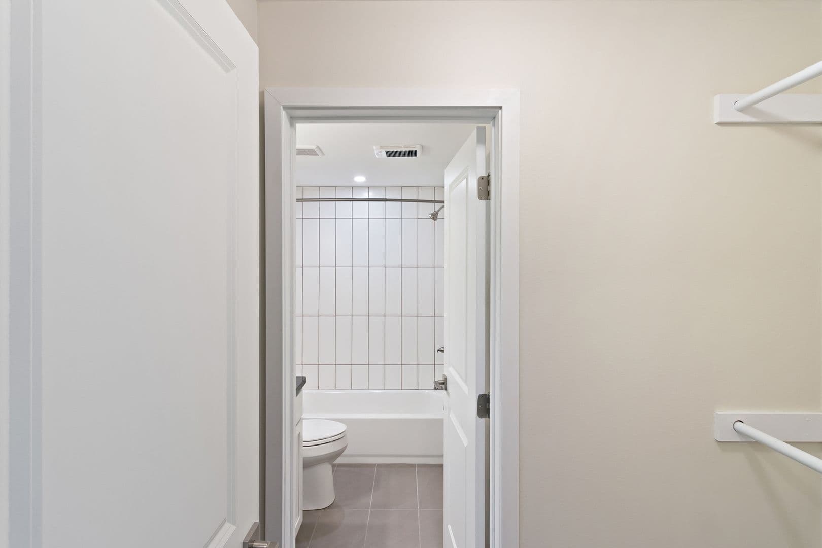 Detroit Apartment: 10 West Adams Avenue