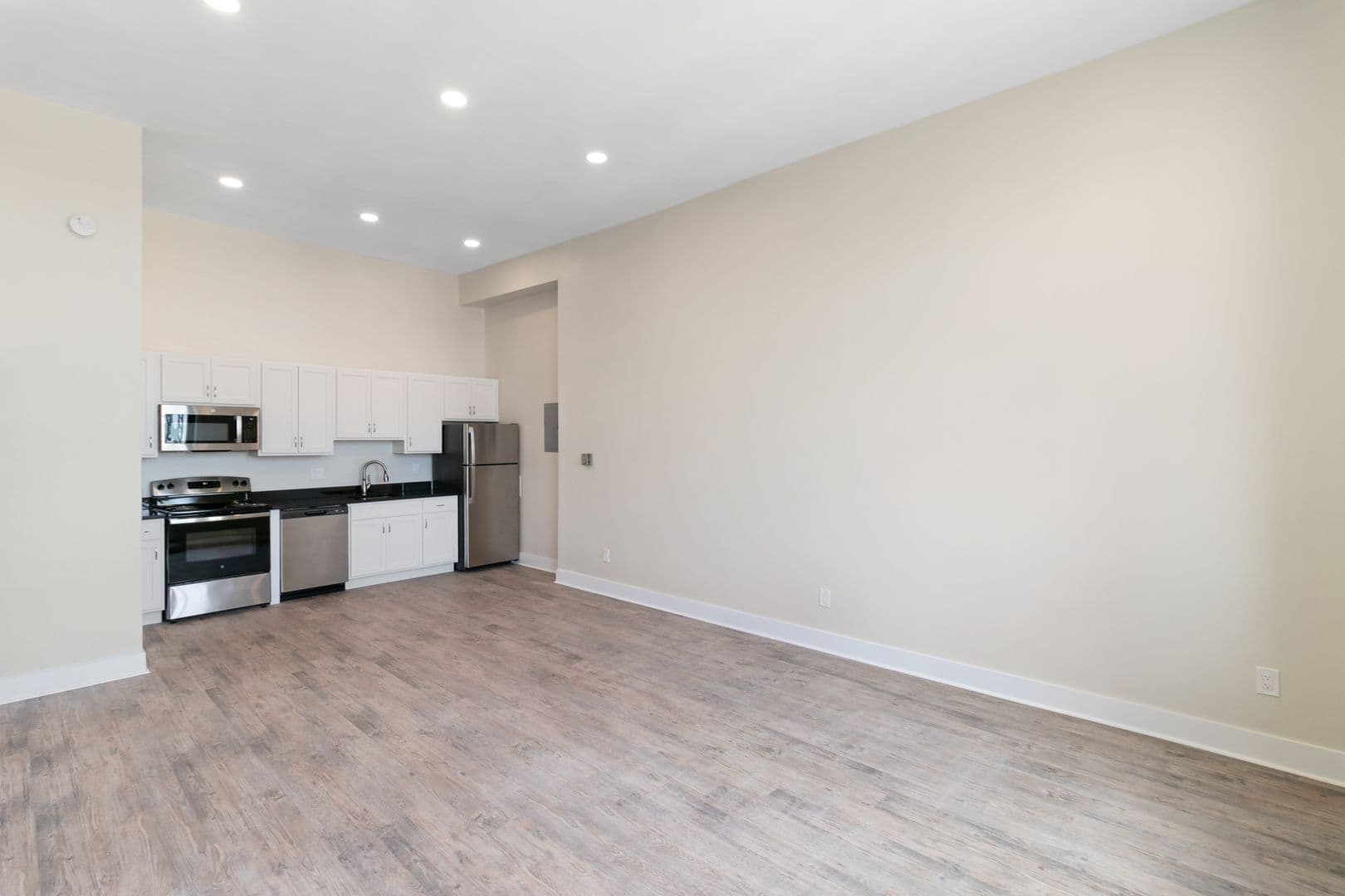 Detroit Apartment: 10 West Adams Avenue