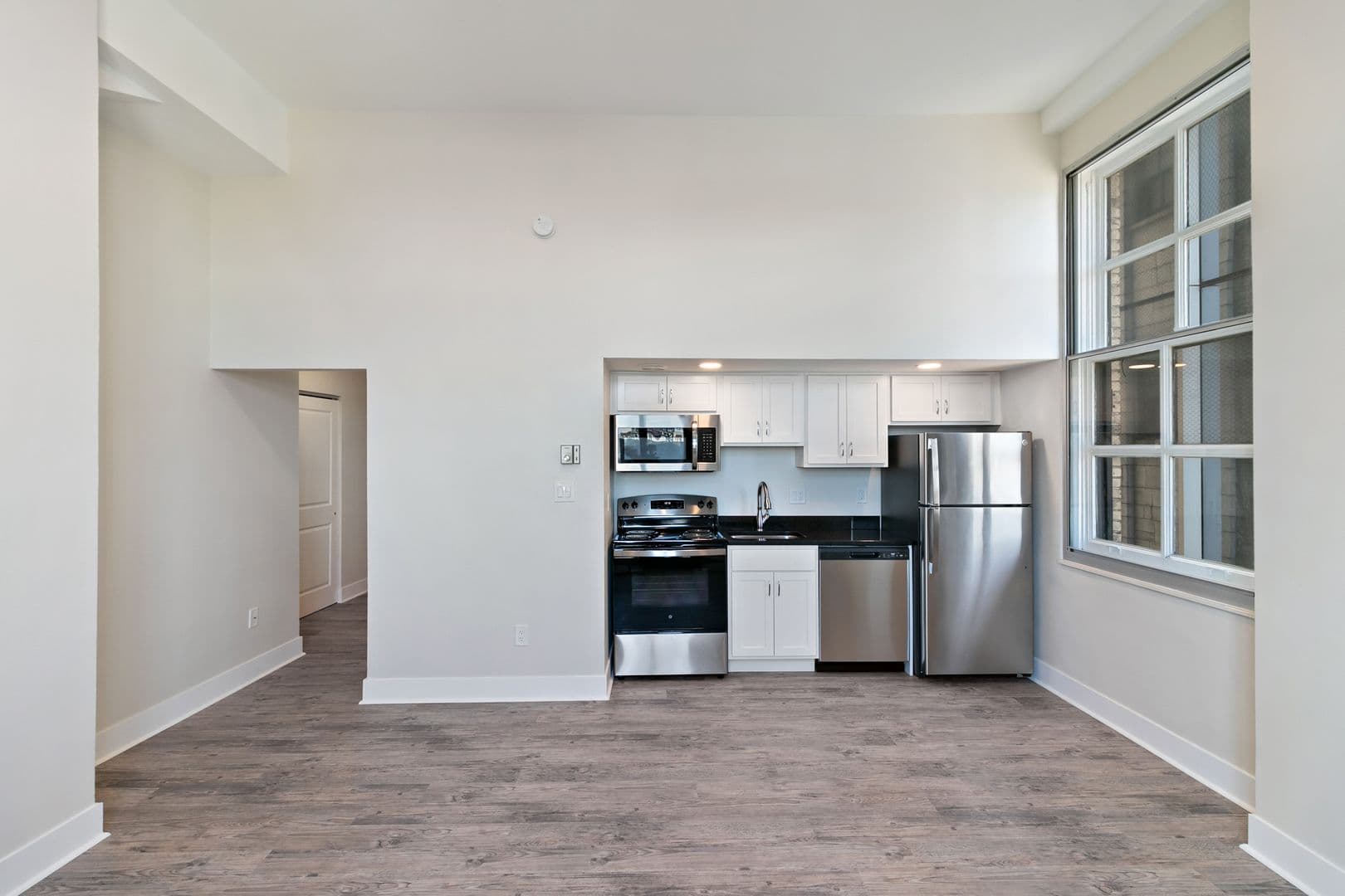 Detroit Apartment: 10 West Adams Avenue