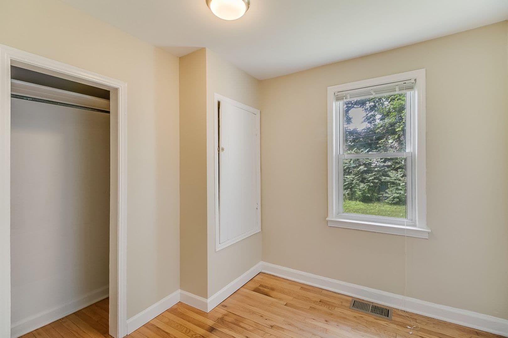 Royal Oak Apartment: 315-333 East Eleven Mile Road