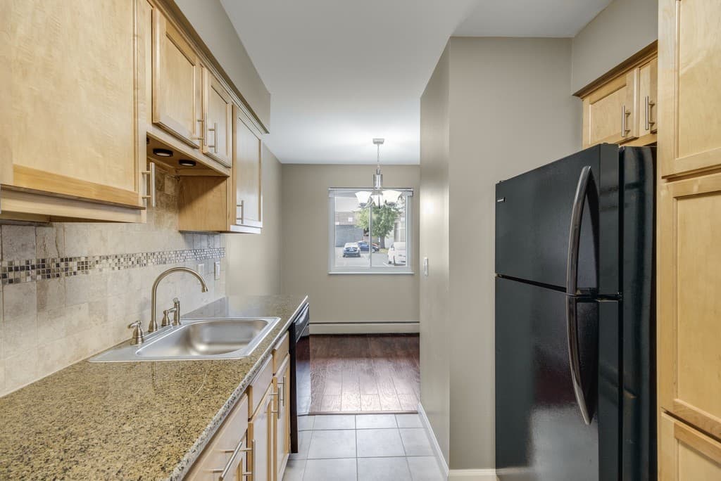 Royal Oak Apartment: 315-333 East Eleven Mile Road