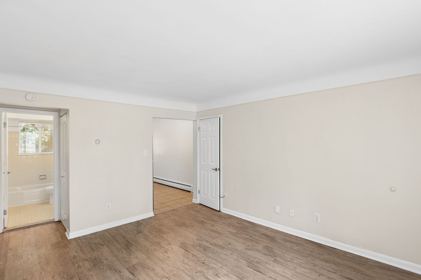 Clawson Apartment: 403-427 South Crooks Road