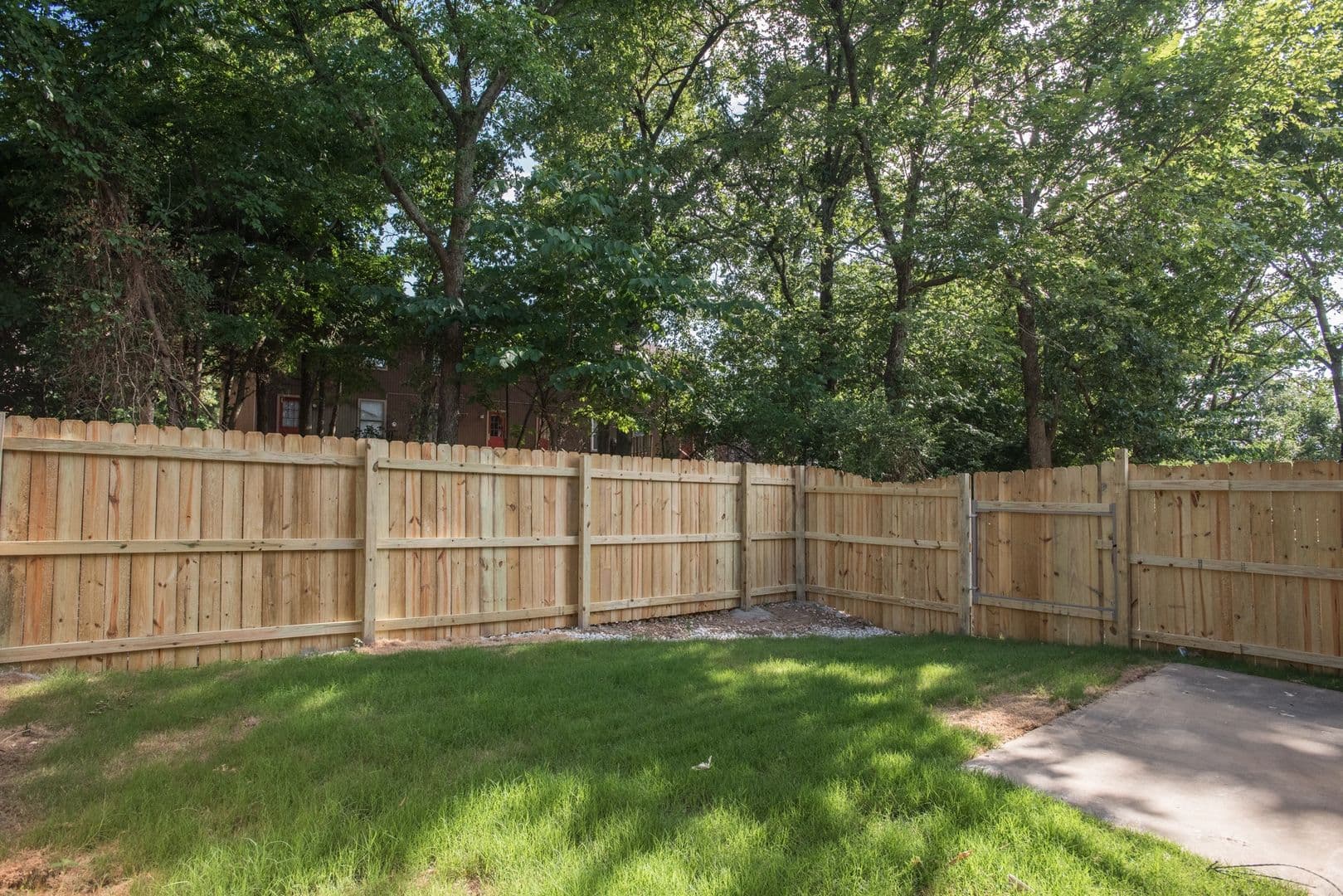 Fayetteville Townhome: 2068 HoneySuckle Lane