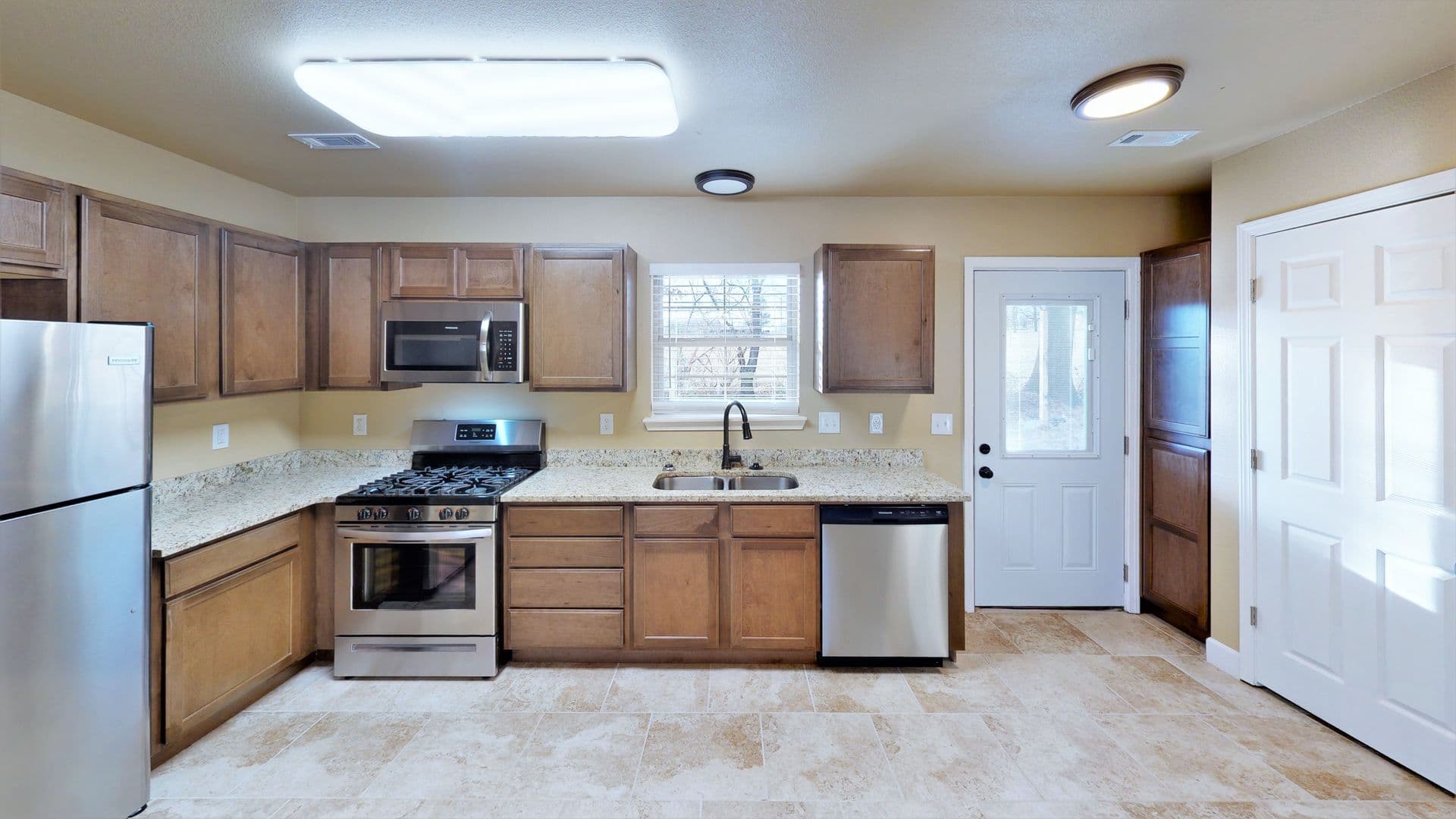 Fayetteville Townhome: 806 N Brook Drive