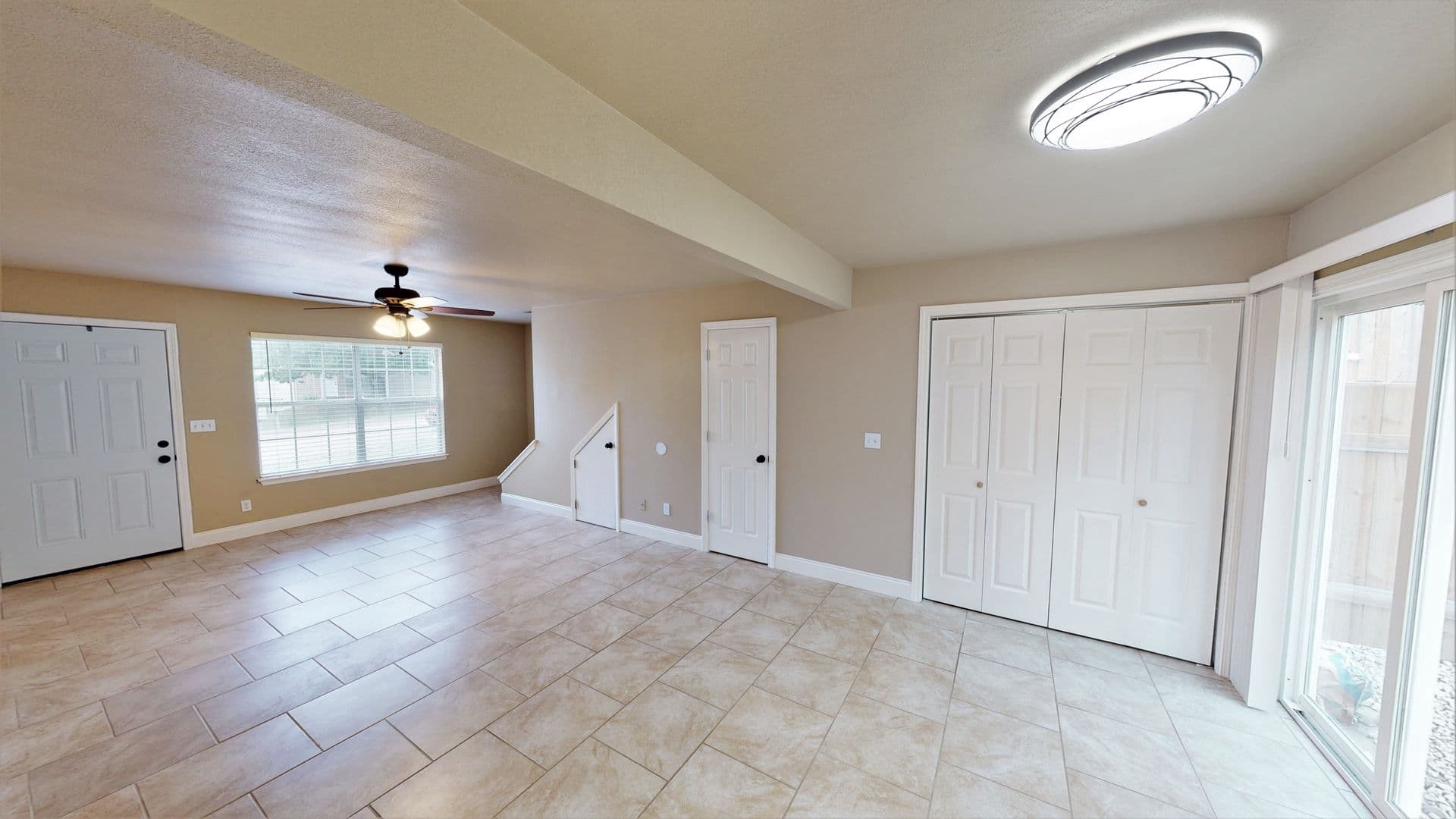 Fayetteville Townhome: 2068 HoneySuckle Lane