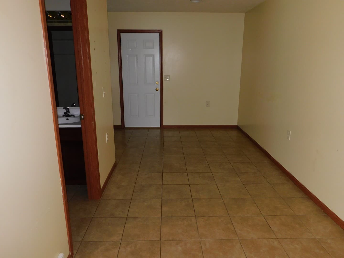 Crete Apartment: 1420 East 14th