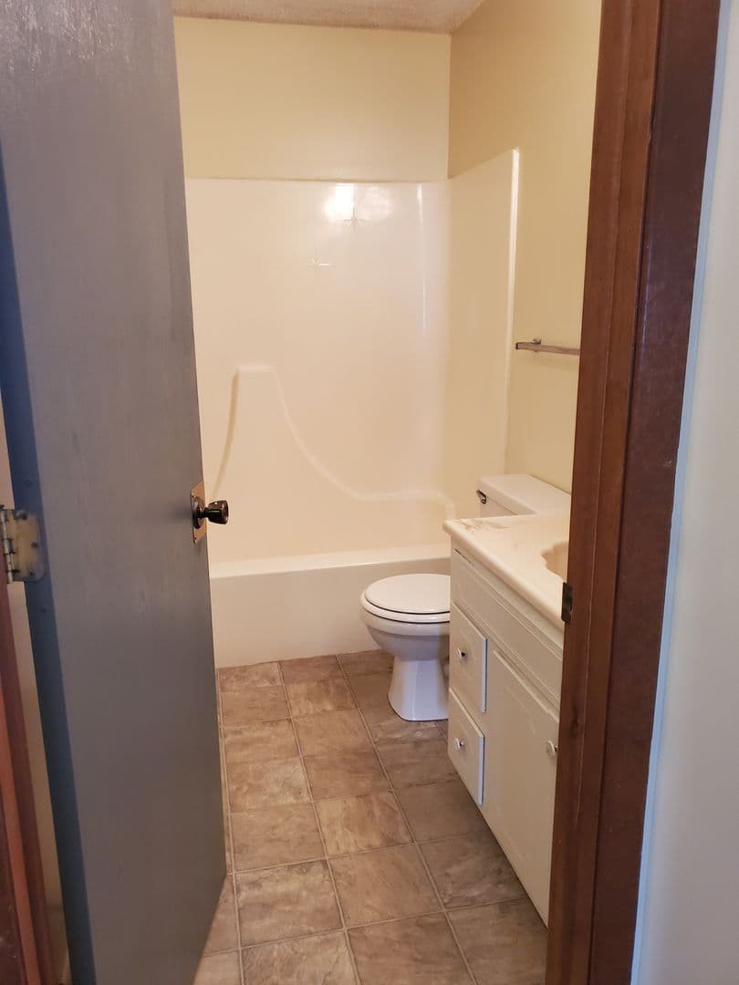 Crete Apartment: 1440 Fir Avenue