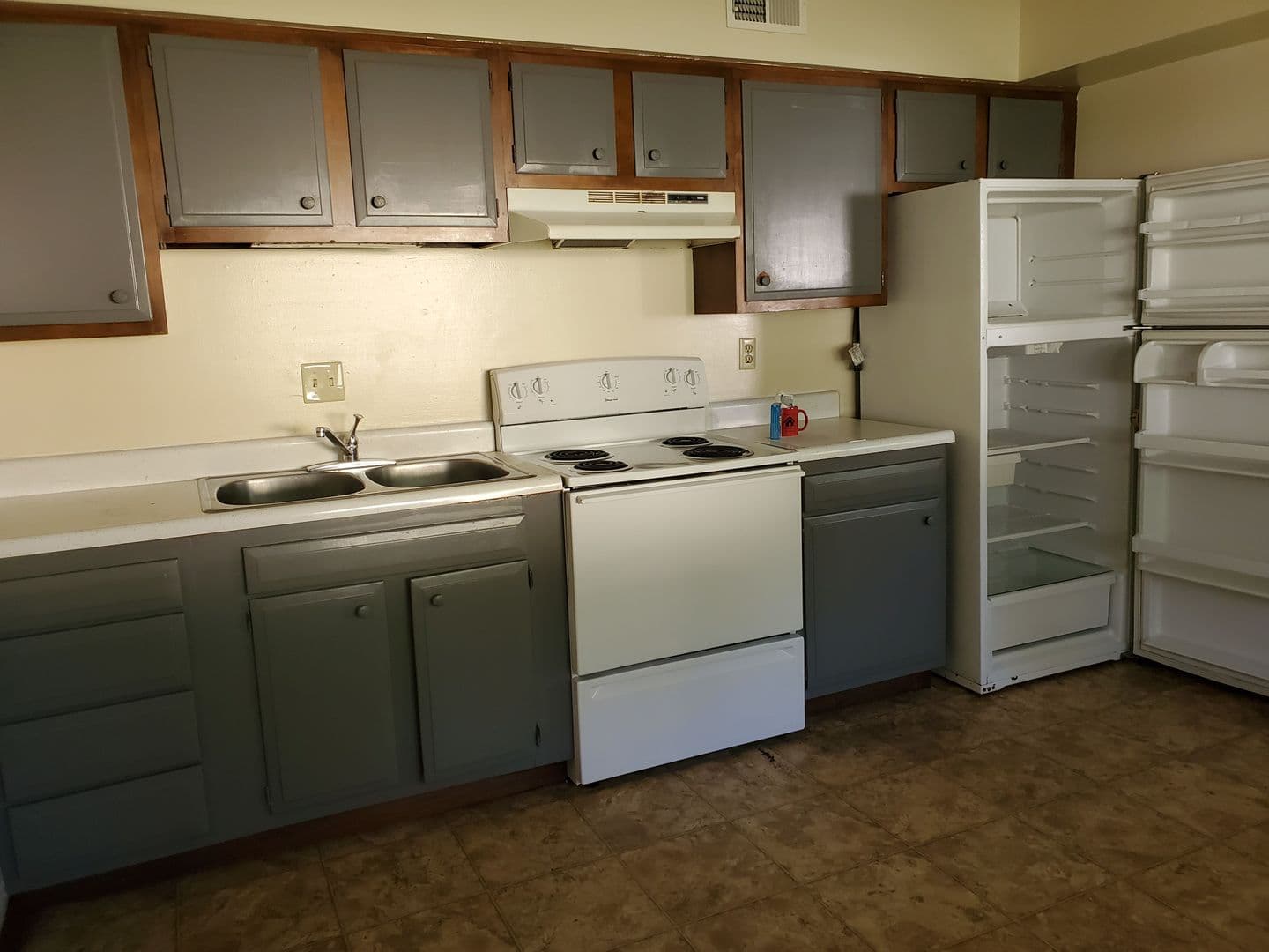 Crete Apartment: 520 Kingwood