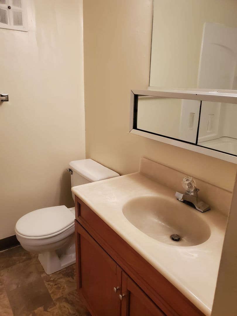 Crete Apartment: 520 Kingwood