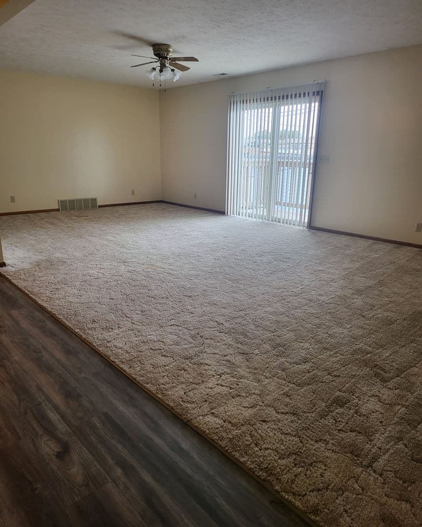 Crete Apartment: 1345 Kingwood