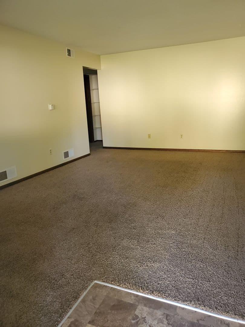 Crete Apartment: 520 Kingwood