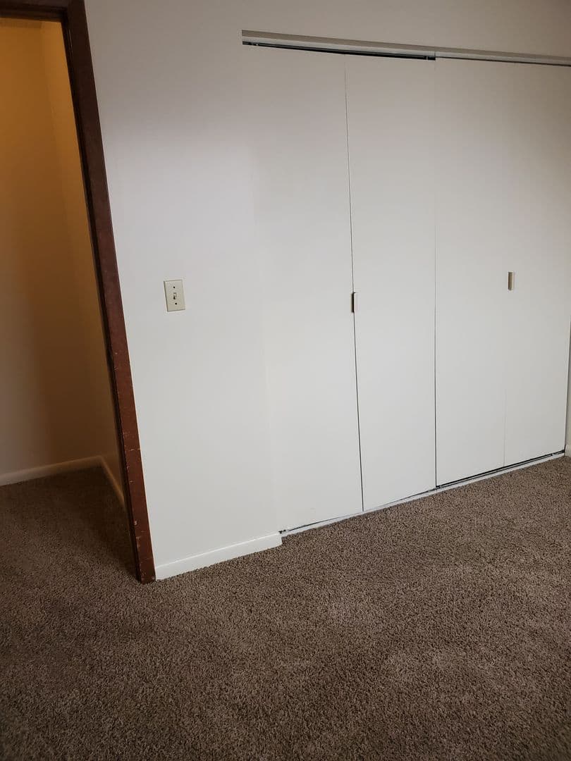 Crete Apartment: 1440 Fir Avenue