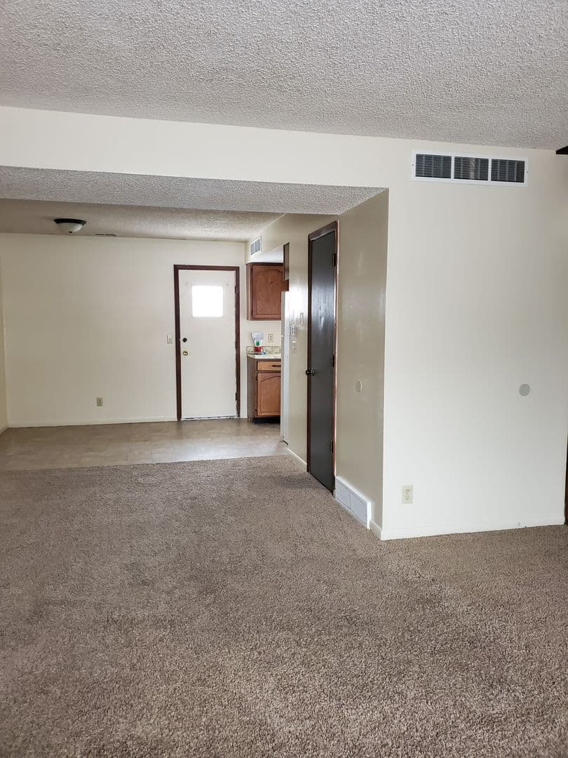 Crete Apartment: 1440 Fir Avenue