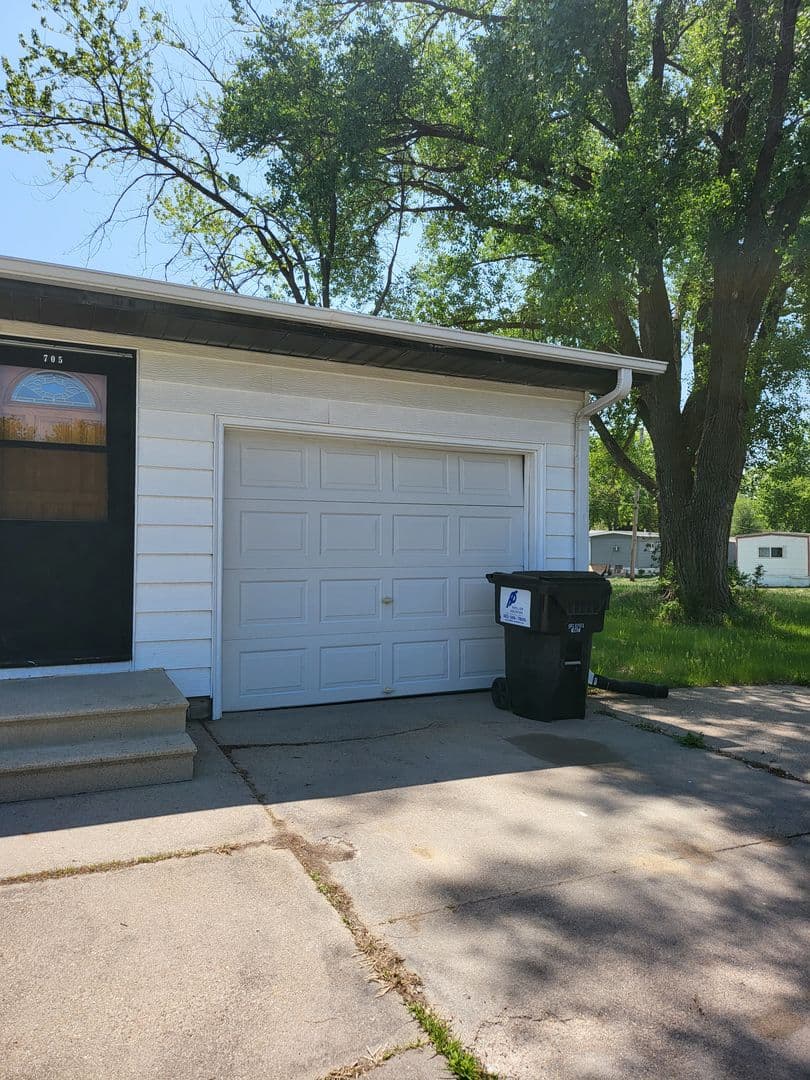 Crete House: 705 East 24th