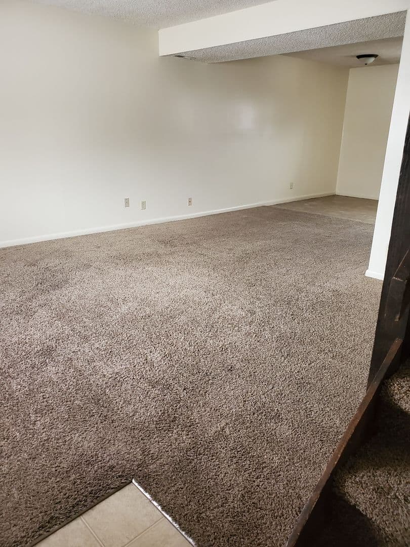 Crete Apartment: 1440 Fir Avenue