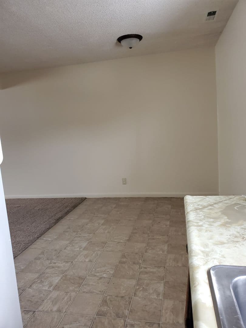 Crete Apartment: 1440 Fir Avenue