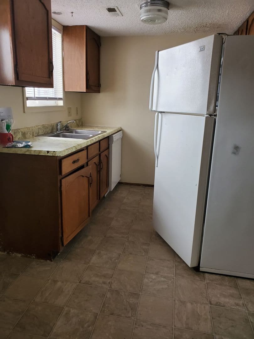 Crete Apartment: 1440 Fir Avenue