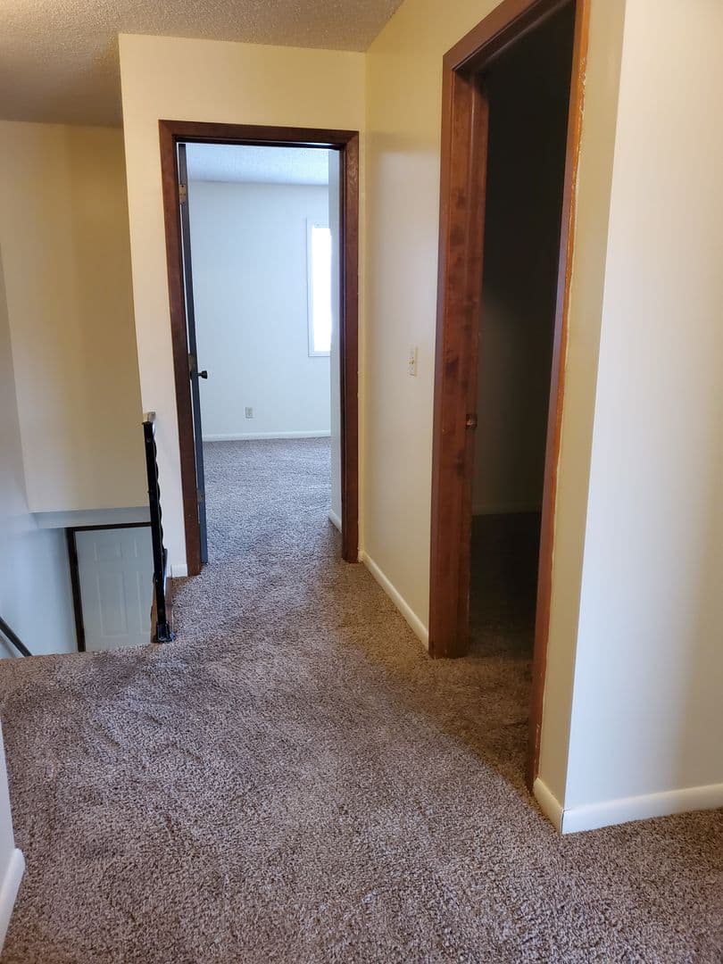 Crete Apartment: 1440 Fir Avenue