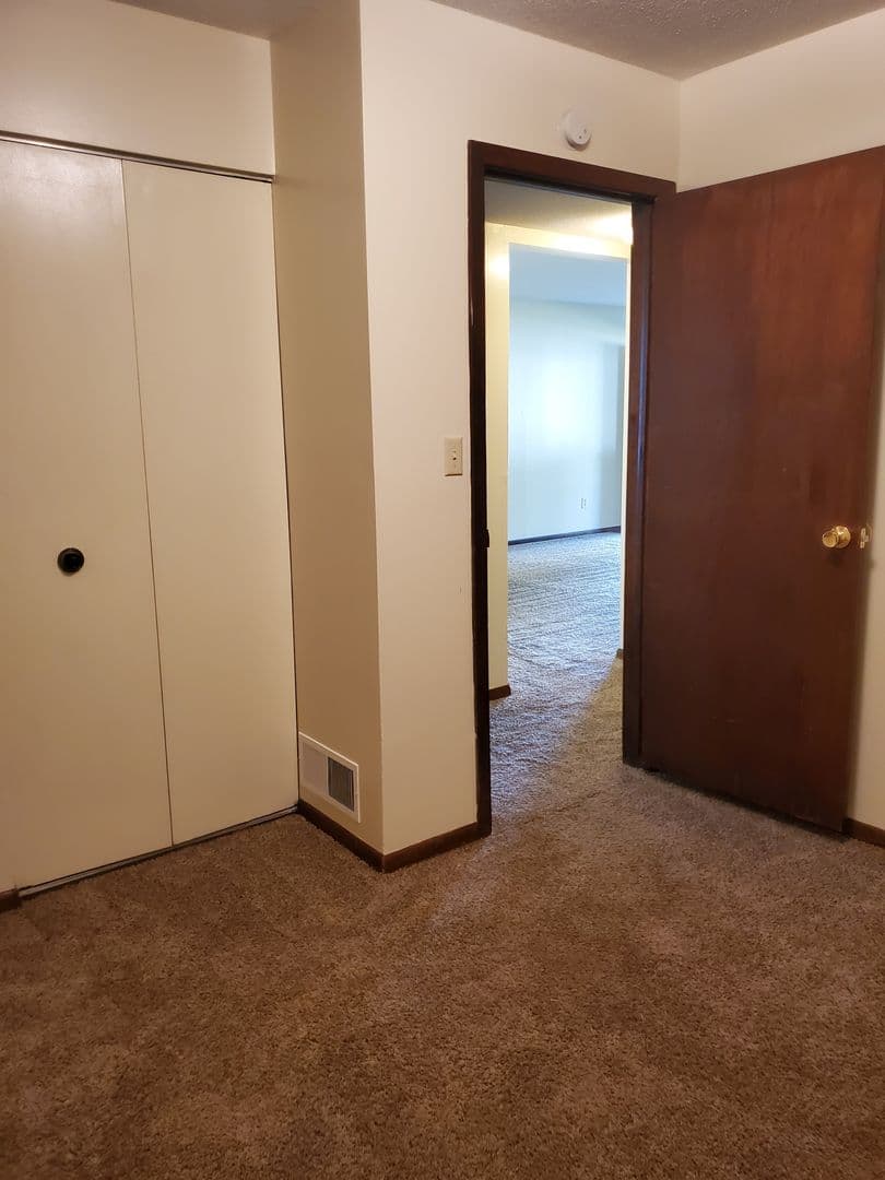 Crete Apartment: 520 Kingwood