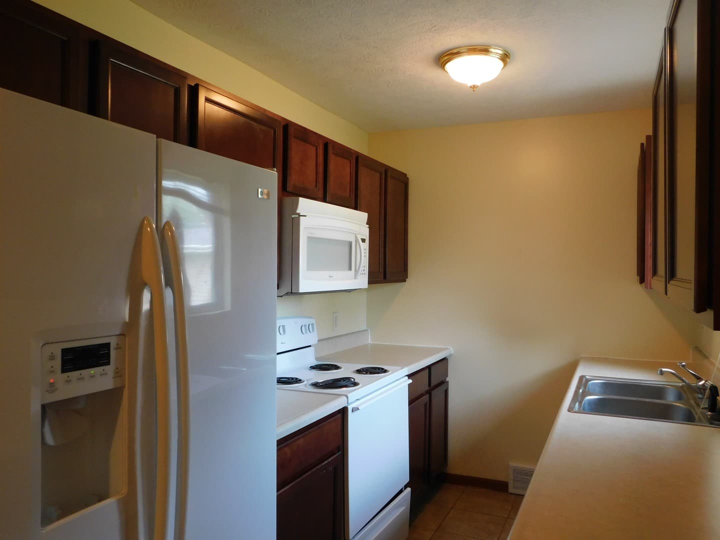 Crete Apartment: 1420 East 14th
