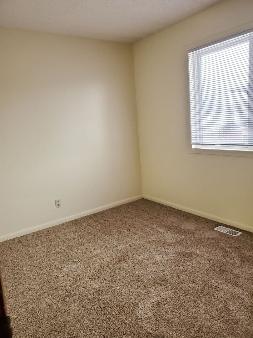 Crete Apartment: 1440 Fir Avenue