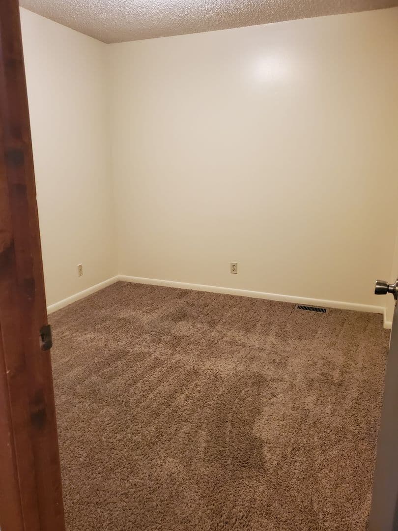 Crete Apartment: 1440 Fir Avenue