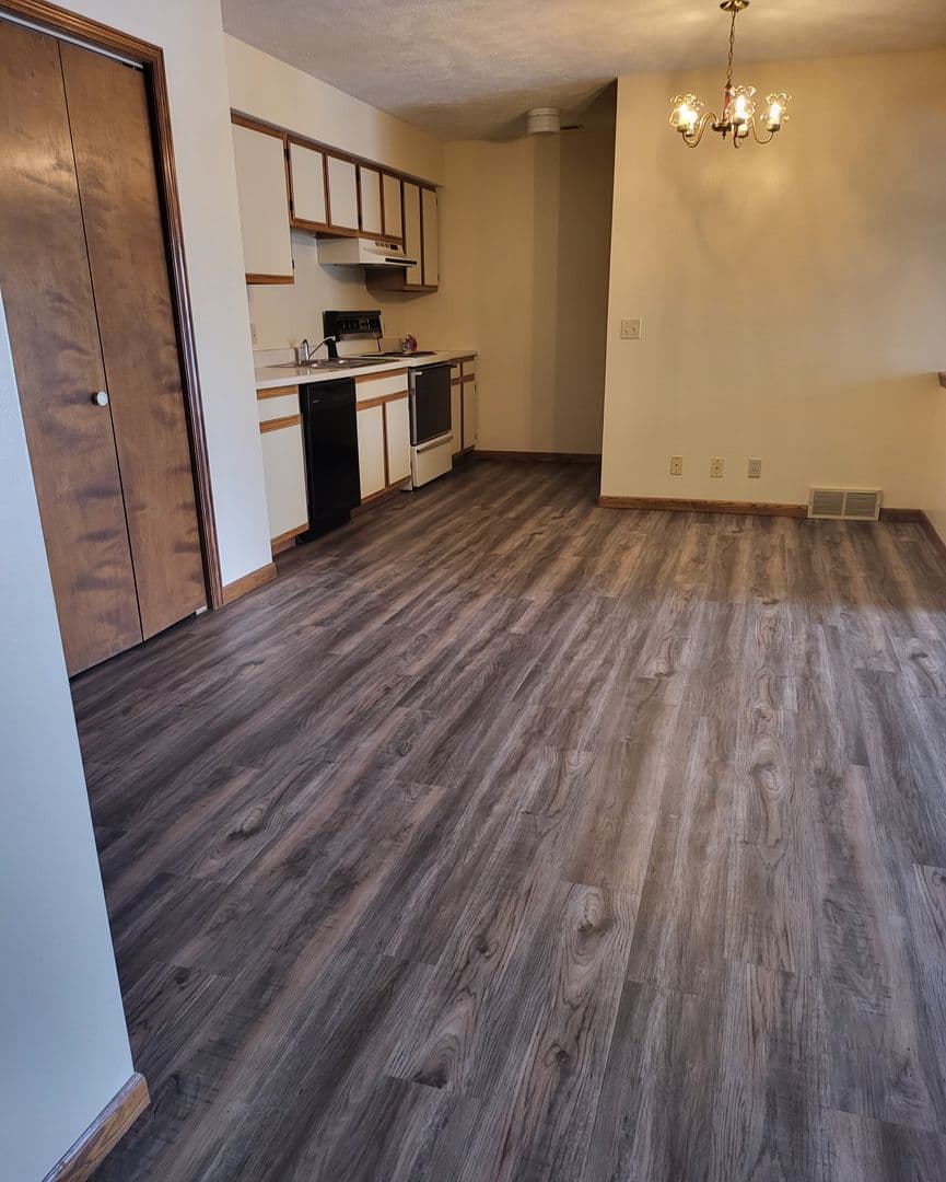 Crete Apartment: 1345 Kingwood