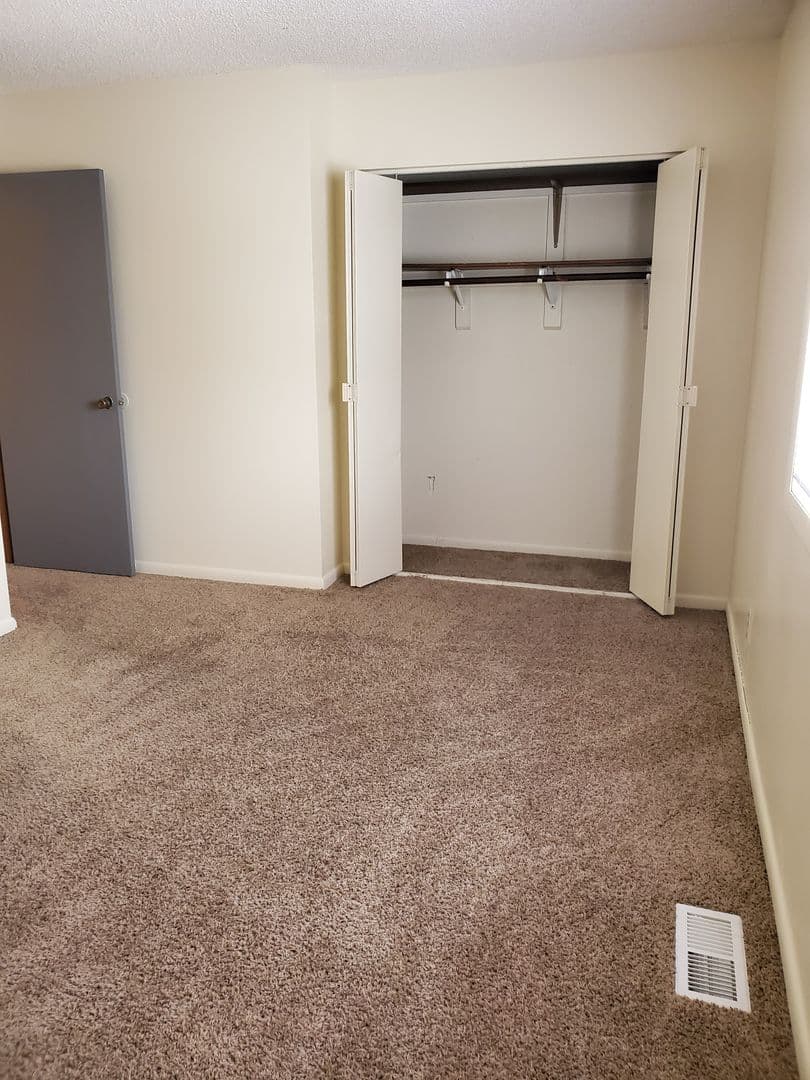 Crete Apartment: 1440 Fir Avenue