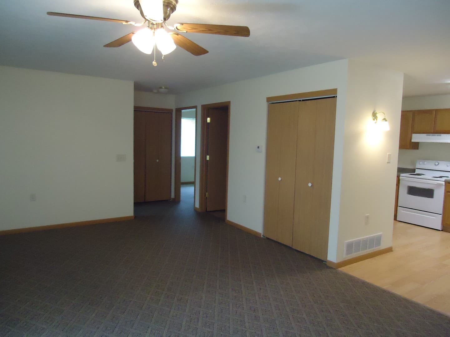 Crete Apartment: 1080 East 20th Street