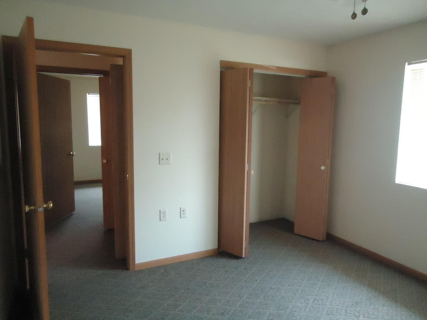 Crete Apartment: 1080 East 20th Street
