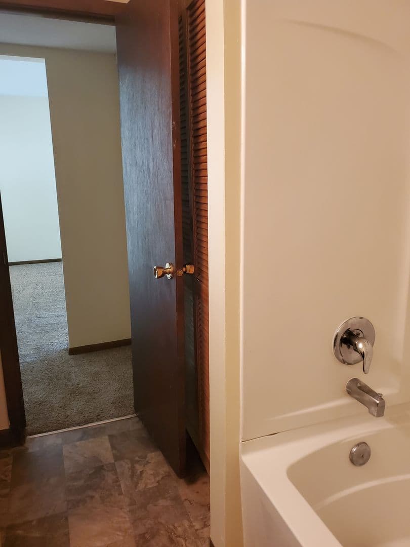 Crete Apartment: 520 Kingwood