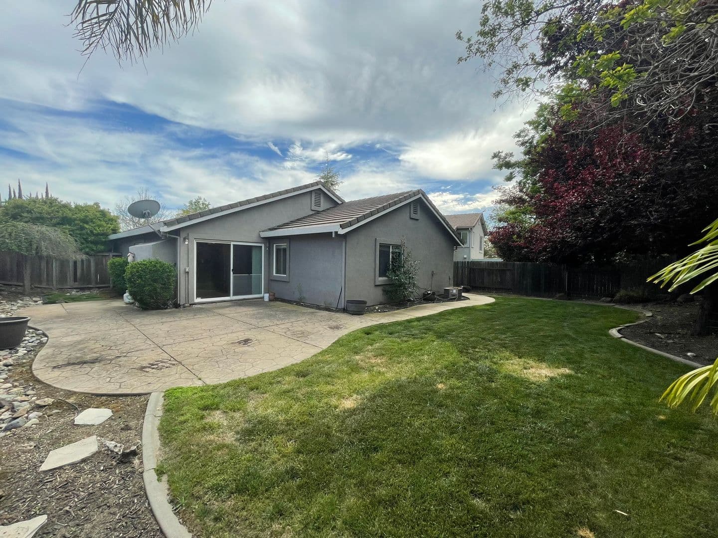 Folsom House: 1862 Dysart Way
