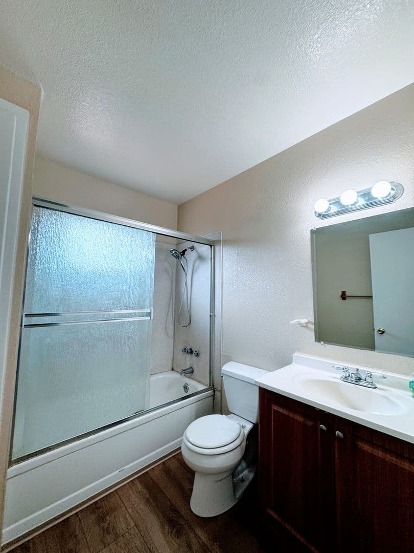 Sacramento House: 1512 71st Avenue