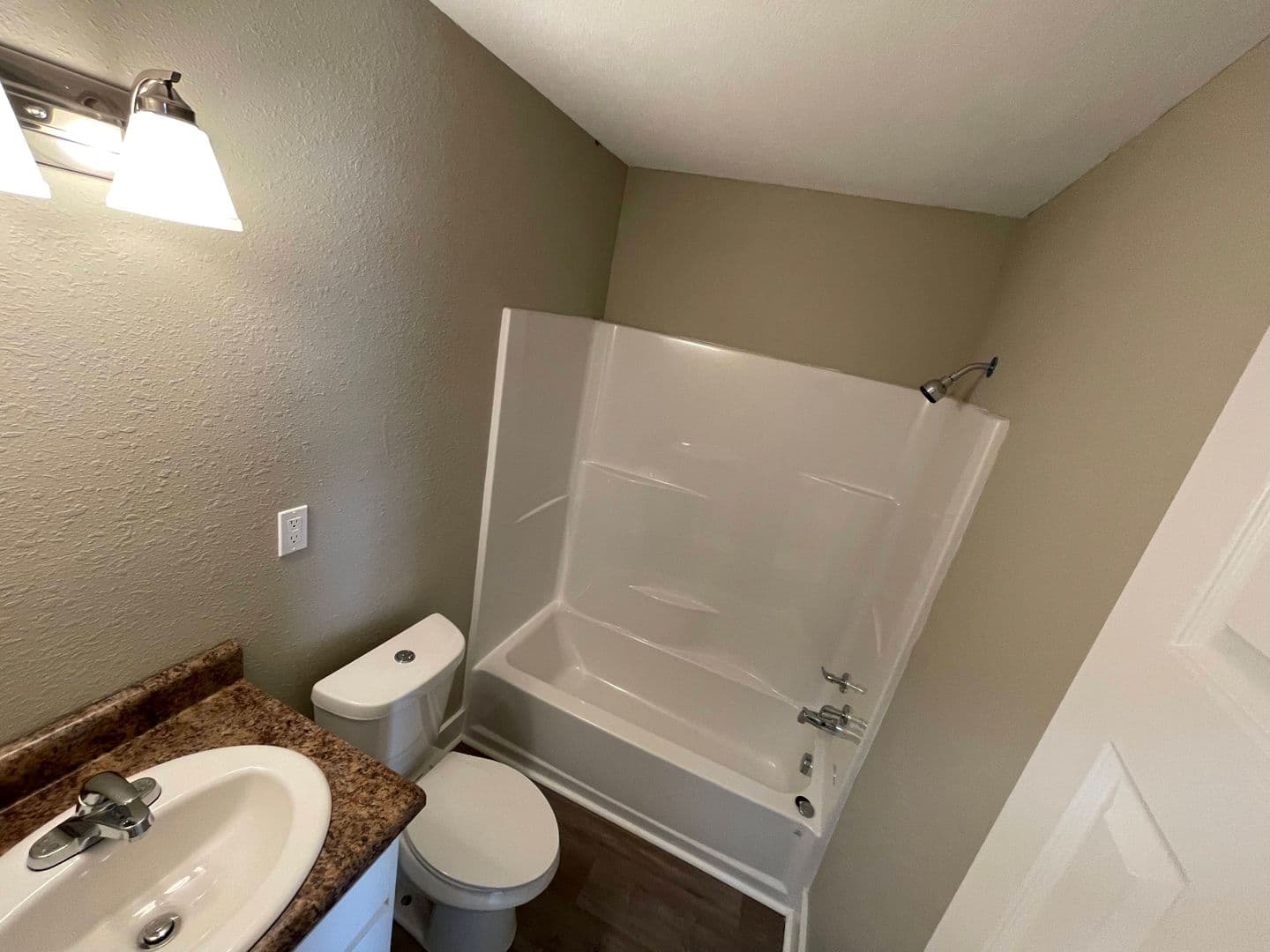 Jonesboro Apartment: 2420 Dudley St