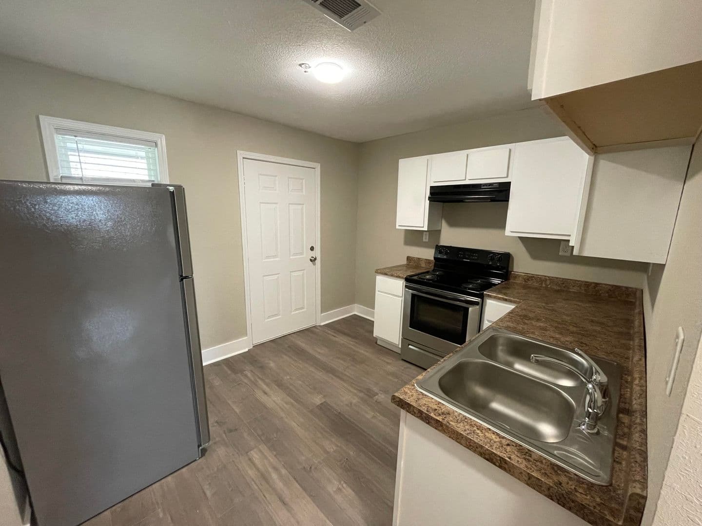 Jonesboro Apartment: 2420 Dudley St