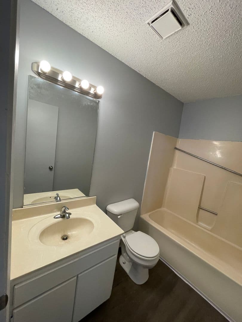 Jonesboro Apartment: 1811 Self Circle
