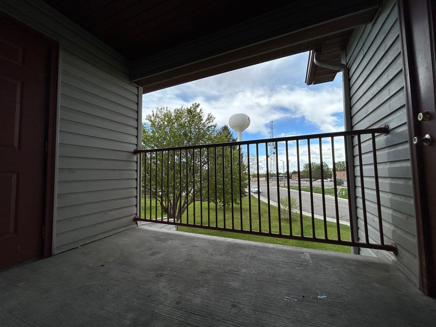 Riverton Apartment: 615 Eagle Dr