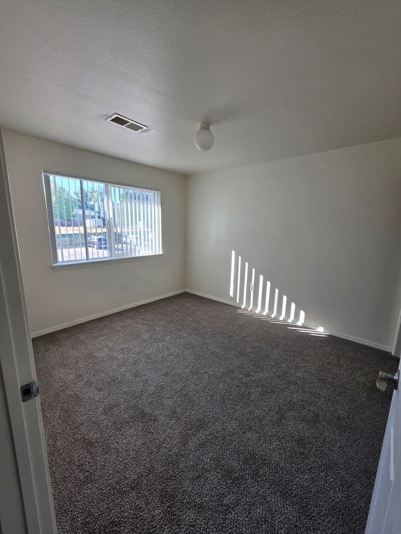 Rock Springs Apartment: 2475 Cascade Dr