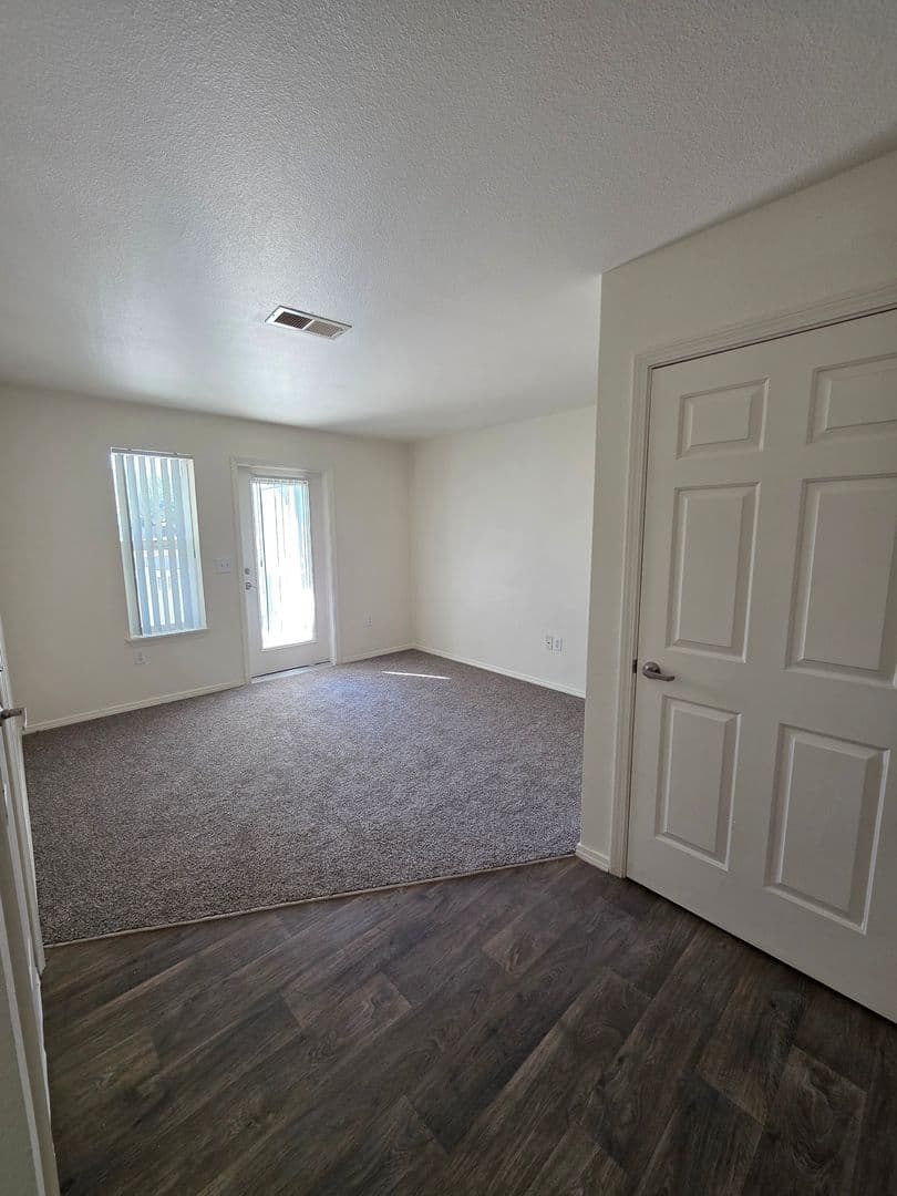 Rock Springs Apartment: 2475 Cascade Dr