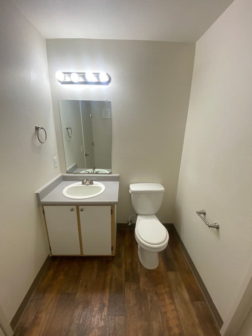 Vancouver Apartment: 4617 NE St. Johns RD.