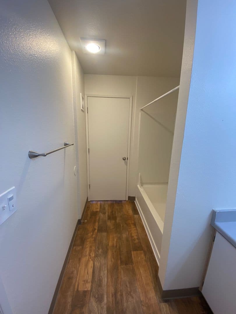 Vancouver Apartment: 4617 NE St. Johns RD.