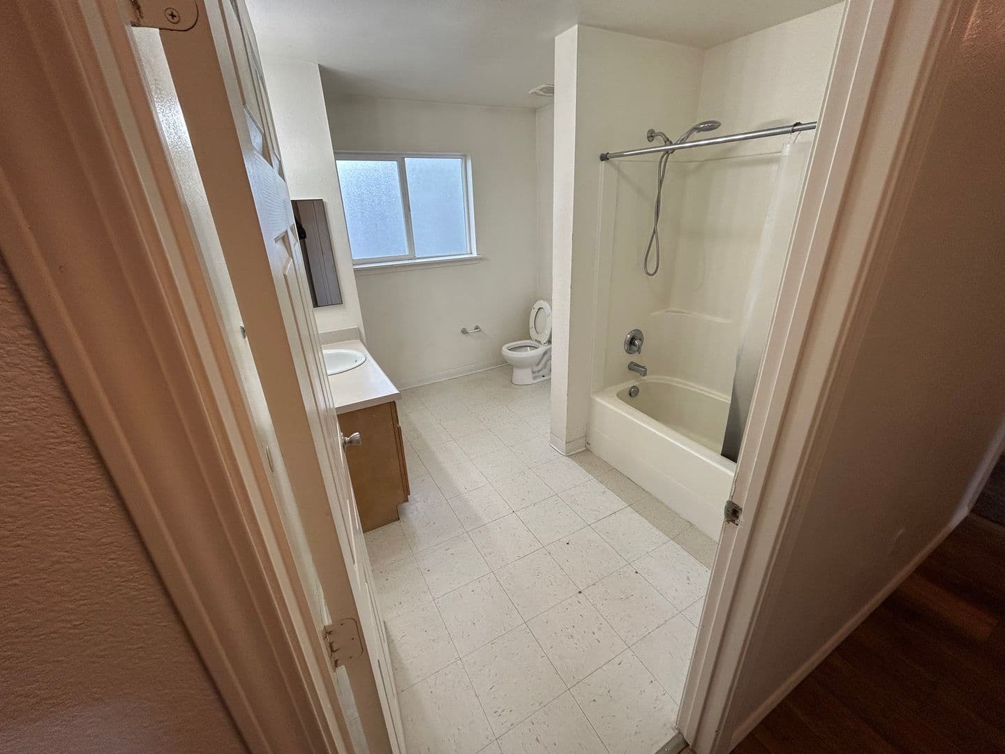 Riverton Apartment: 615 Eagle Dr