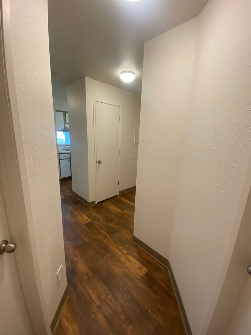 Vancouver Apartment: 4617 NE St. Johns RD.