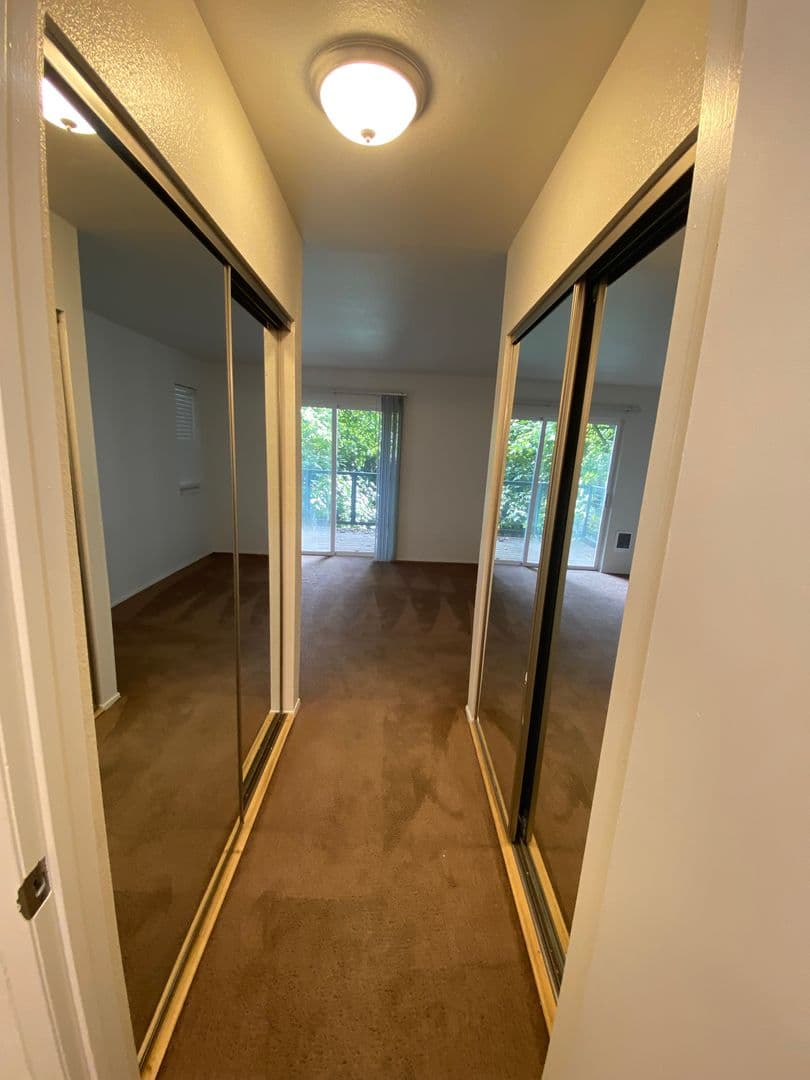 Vancouver Apartment: 4617 NE St. Johns RD.