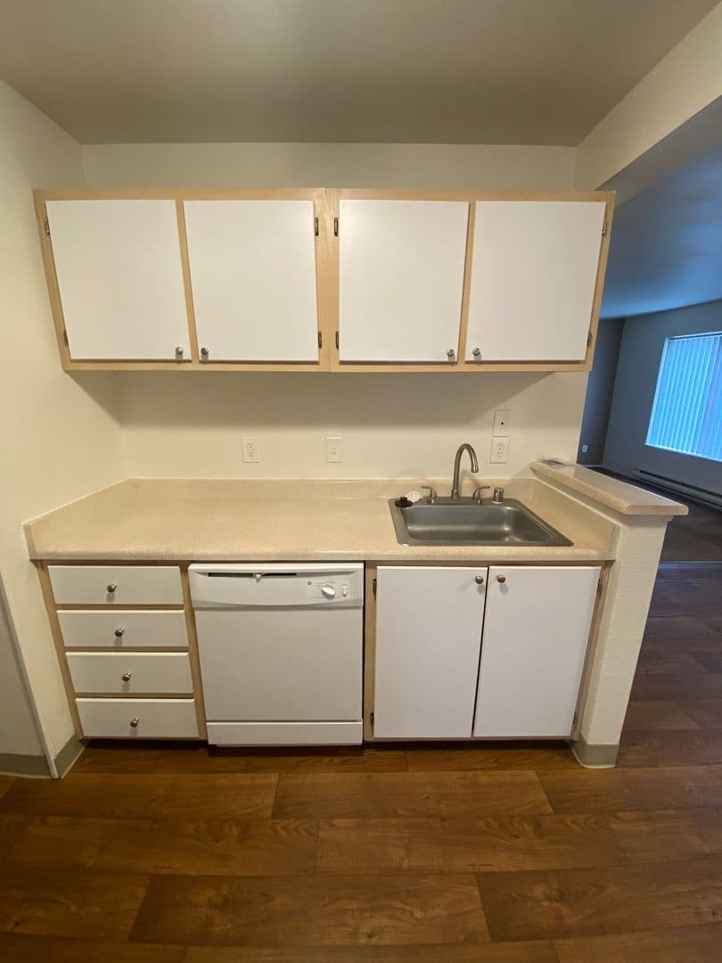 Vancouver Apartment: 4617 NE St. Johns RD.