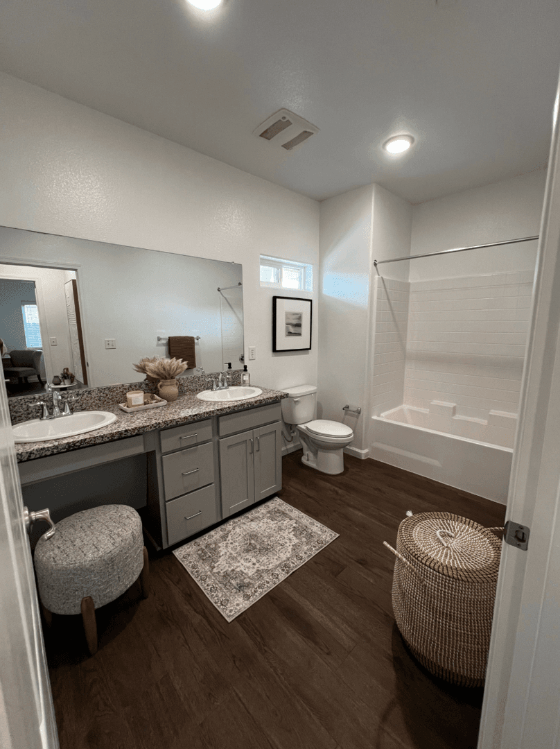 Guadalupe Apartment: 856 Pioneer St.