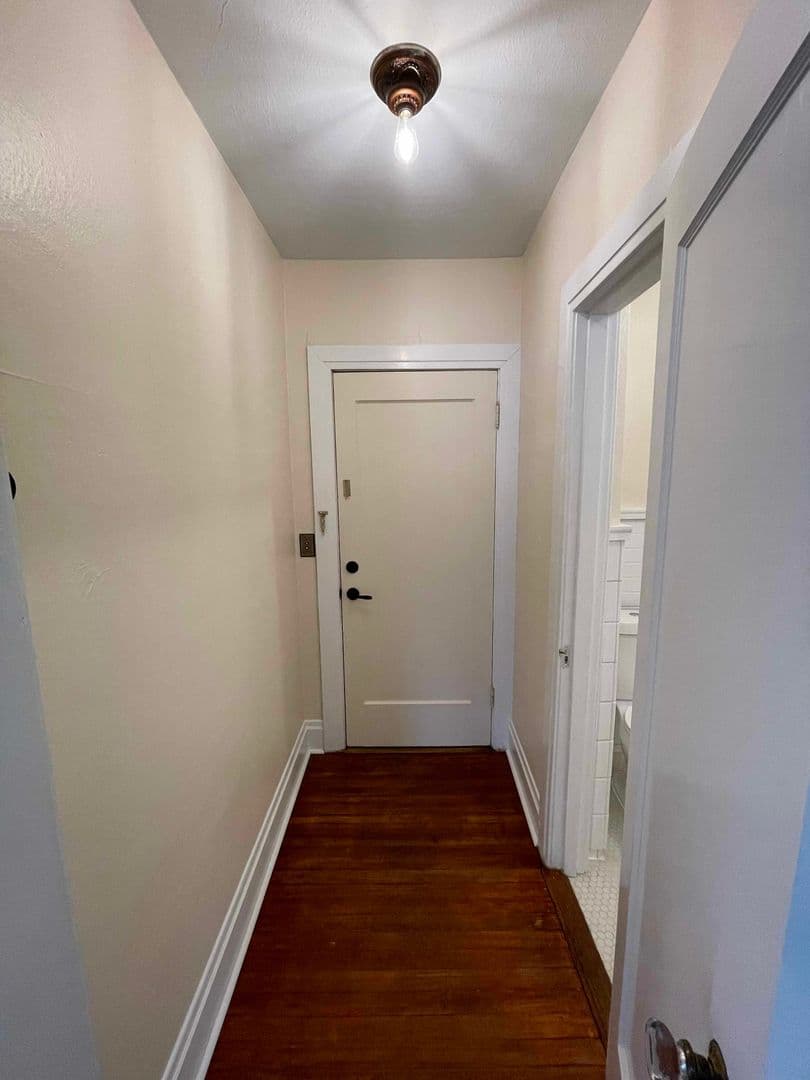 Astoria Apartment: 687 14th Street
